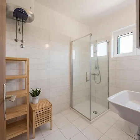 Holiday home Awesome In W/ Outdoor Swimming Pool And 6 Bedrooms