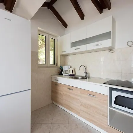 Holiday home Awesome In W/ Outdoor Swimming Pool And 6 Bedrooms