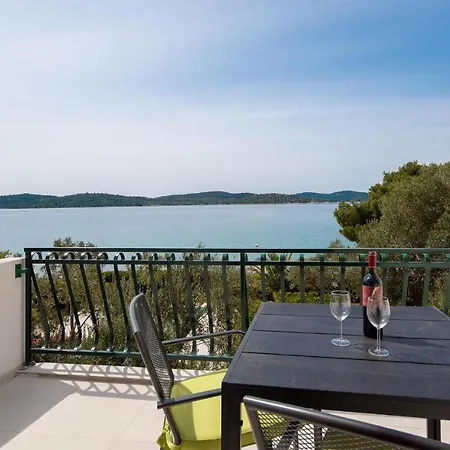 Holiday home Awesome In W/ Outdoor Swimming Pool And 6 Bedrooms *