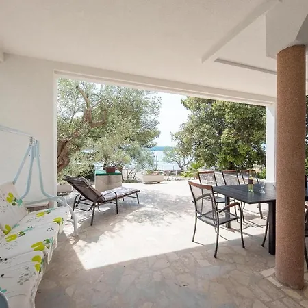Awesome In W/ Outdoor Swimming Pool And 6 Bedrooms * Pirovac