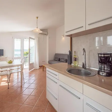 Holiday home Awesome In W/ Outdoor Swimming Pool And 6 Bedrooms *