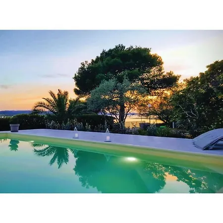 Holiday home Awesome In W/ Outdoor Swimming Pool And 6 Bedrooms *