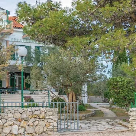 Holiday home Awesome In W/ Outdoor Swimming Pool And 6 Bedrooms
