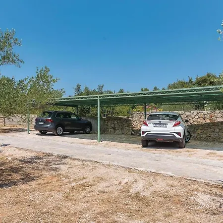 Awesome In W/ Outdoor Swimming Pool And 6 Bedrooms Pirovac